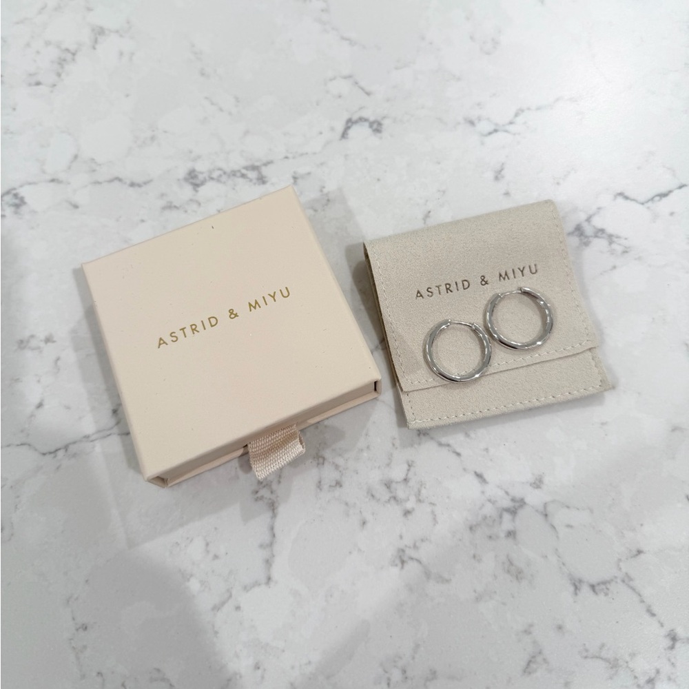 Astrid & Miyu Essential Medium Hoops in Rhodium Plated Sterling Silver